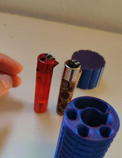 VID-20240608-WA0004.gif Zigarettenetui mit Reißverschluss und Bodenfach / Pitillera con cierre y compartimento inferior