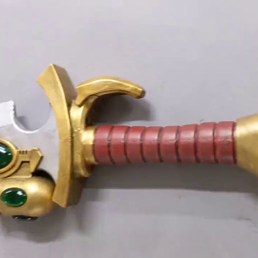 PXL_20220927_064417572_yyre1p.mp4 42k Épée de puissance Aeldari