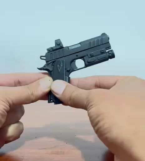 COLT-GIFT.mp4 PISTOLA COLT 1911 EN MINIATURA