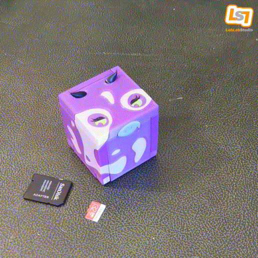 STORAGE COW FOR SD AND MICROSD CARDS. 12 SD / 8 MICROSD OR 4 SD / 40 MICROSD 3D model