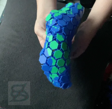 IMB_JITvue.gif NASA Fabric Globe - Flexible Kettenhemd Erde Fidget Spielzeug