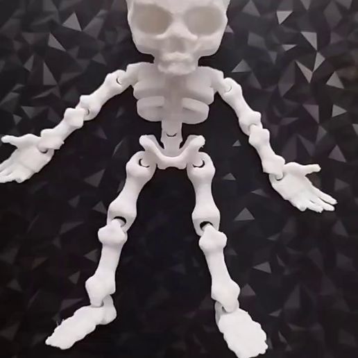 video_2025-10-17_21-48-50.mp4 OBJ, STL model of skeleton without supports, Larry, Clash Royale, Skeleton, Halloween, movable toy keychain, flexi