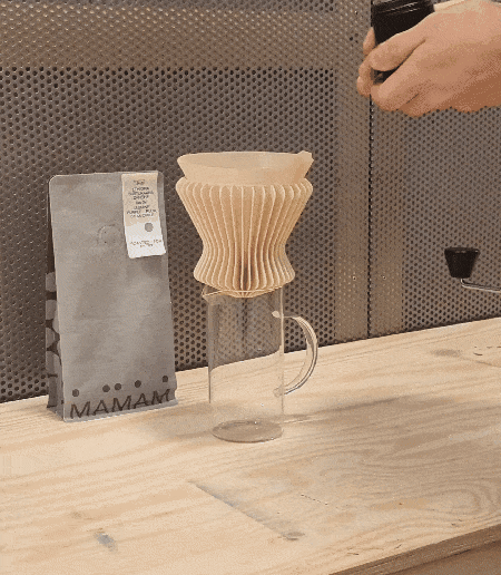 Media_240305_222745.gif Designer coffee dripper V60 300ml