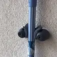 ezgif.com-video-to-gif (1).gif Self-locking broom handle support