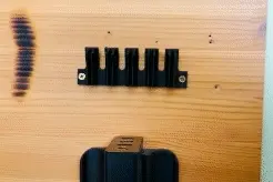 P1092473-2.gif Ports Protection and Cable Organizer Clip