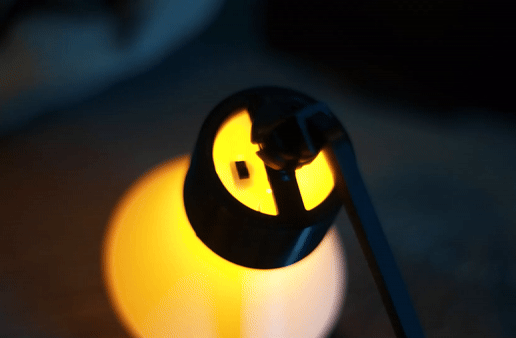 ezgif-3-8ca030a720.gif mini lámpara led con cabezal giratorio