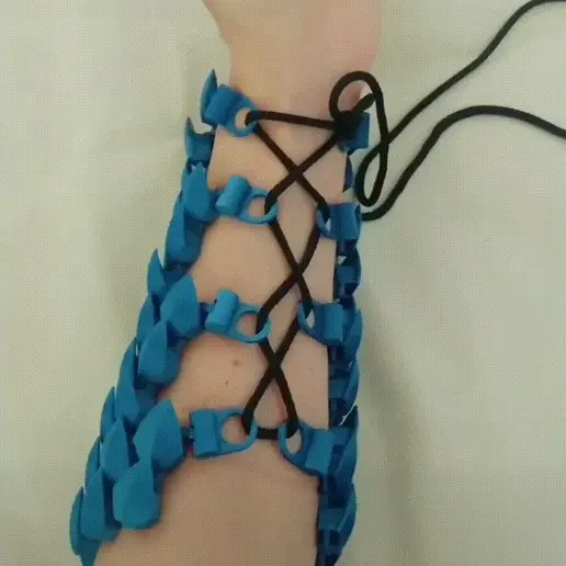 Articulated Scalemail Bracer