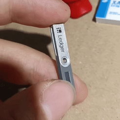 ezgif-2-50371861d9.gif STL-Datei LEDGER USB Krypto・3D-druckbare Vorlage zum herunterladen