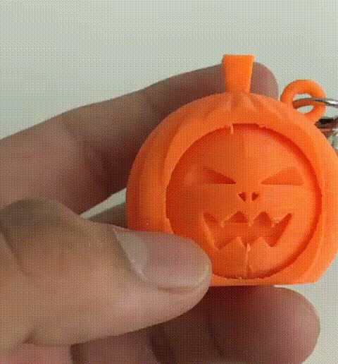 WhatsApp-Video-2023-09-17-at-10.27.46-AM.gif spining face pumpkin keychain