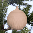 Weihnachtskugel-weiß.gif Christmas bauble in scandi look for decoration and surprise hiding place