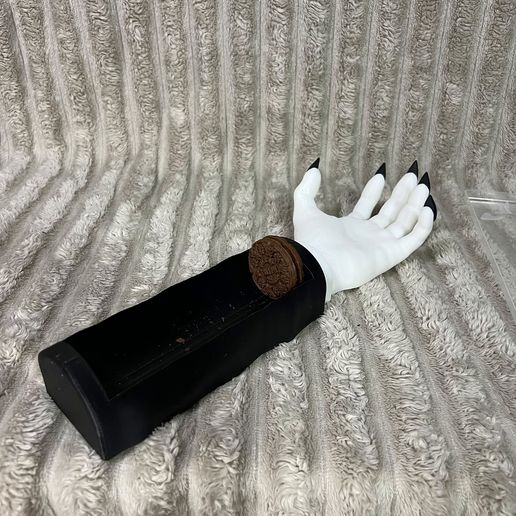 0906111DRACULA.mp4 VAMPIRE COOKIE HOLDER