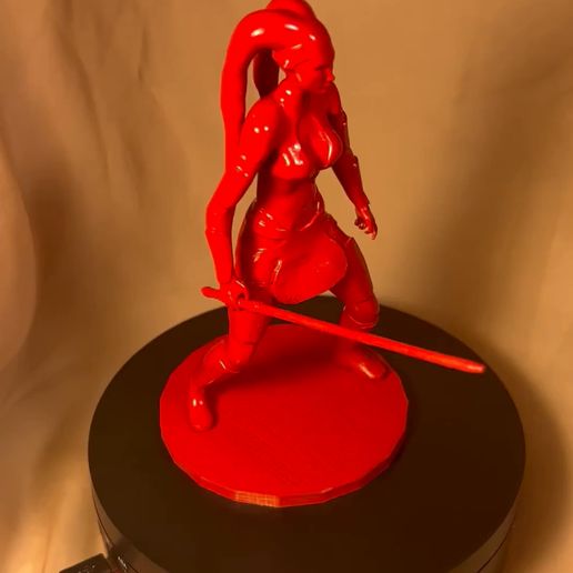 IMG_1037.mp4 Женщина-пользователь Темной стороны инопланетных сил