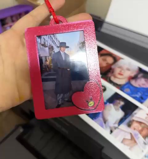 Video-do-WhatsApp-de-2025-11-18-a-s-19.52.00_e0ccd30e.mp4 💜 BTS x BT21: Photocard Holder Collection