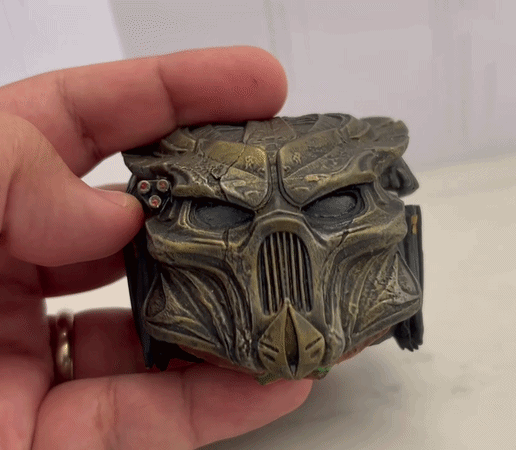 Unmasked Yautja: Predator AirPods pro 2 Case cover