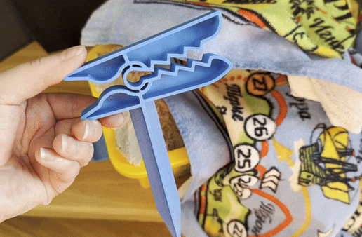 Beach towel clip