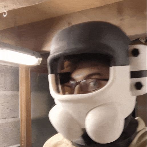 VID_132941016_015430_484-ezgif.com-optimize.gif Lethal Company - Capacete - Modelo 3D