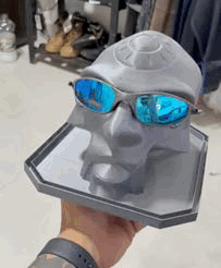 GIF-2023-09-03-22-04-05-1.gif STL file Oakley Sunglasses Display・3D print object to download