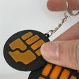 IMG_0502_MP4_AdobeExpress.gif Archivo STL gratis Colgante Pokemon Fighting Type Symbol Token・Plan de impresión en 3D para descargar