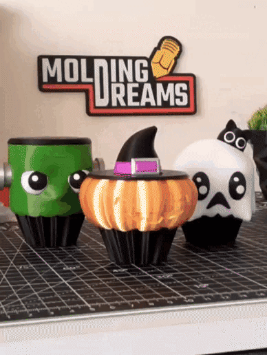 V1.gif Mini Ghost Cupcake for Halloween - Mini Cupcake de Fantasma Para Halloween