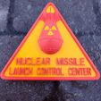 nuclor2.gif Nuclear warning 3D sign.