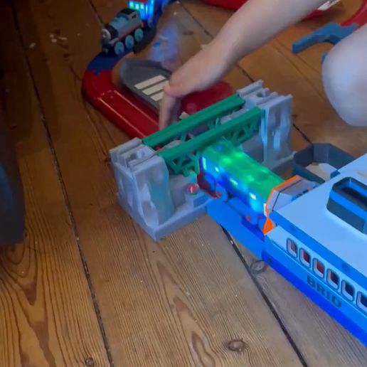 BRIO-Ferry-and-Passenger-Train.mp4 Comboio de passageiros para BRIO Lillabo