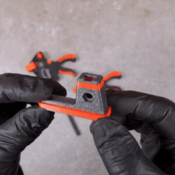 ezgif.com-gif-maker.gif Archivo STL Adaptador de abrazadera pequeña Parkside/Powerfix para fijar el carril de guía de la sierra Makita, Festool, Parkside・Plan de impresión en 3D para descargar