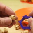 GifMaker_20210313162848573.gif Pistachio Opener