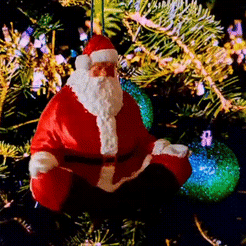 video_2023-12-02_19-00-39-2.gif Meditierender Weihnachtsmann Weihnachtsbaumschmuck