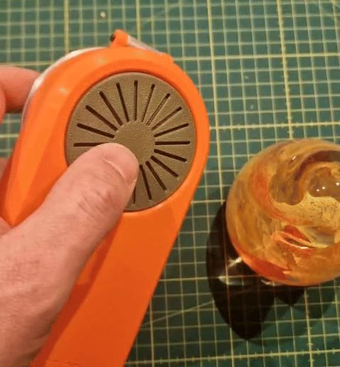 GIFFF2.gif DÉTECTEUR D'OURS STALKER