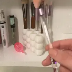 WhatsApp-Video-2023-12-06-at-19.59.17.gif Makeup Brushes Holder