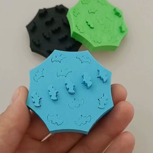 Spider-Web-Bat-Texture---3D-Printed-Fidget-Toy.mp4 Spider Web Bat Texture – 3D Printed Fidget Toy