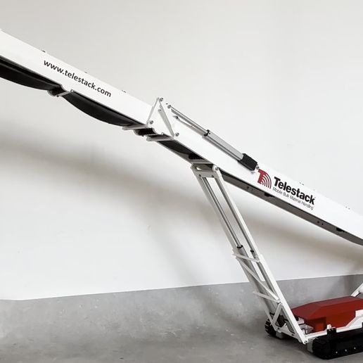 Tracked-converyer-belt-running-with-sand.mp4 Tapete rolante móvel funcional com lagartas - escala 1:14