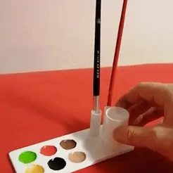 tady.gif Pallete for colors with water bowl and two brush holders