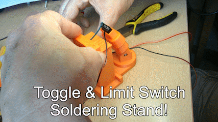 GIF_Switch_solder_stand.gif Support de soudure pour interrupteurs à bascule et interrupteurs de fin de course ~ Facile à ajuster ~ Maintient les fils en toute sécurité !
