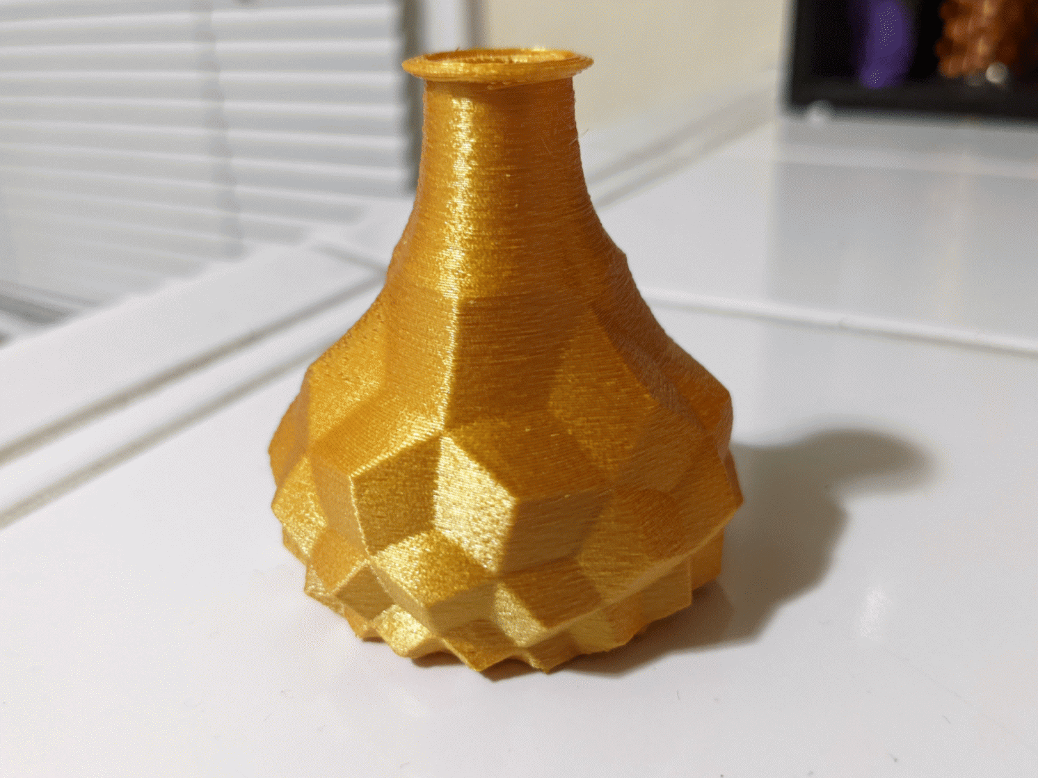 20220304_043950-ANIMATION.gif Free STL file Cube Stuffed Sac Vase・3D printing design to download, aargoldsmith