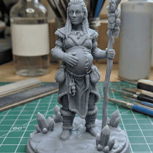 [FREE STL] Seeress Helga, The Future - Pregnant Shaman (Frostborn Kin Sample)