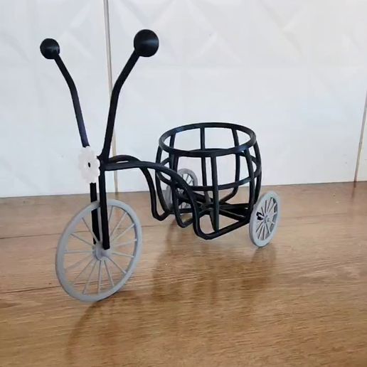 WhatsApp-Video-2025-11-21-at-05.26.03.mp4 2-in-1 Decorative Stand for Vase and Wine