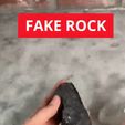Untitled-min-online-video-cutter.com.gif Fake rock hide a spare key - Roca falsa para llave