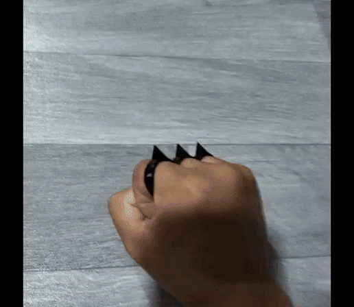 WhatsApp-Video-2022-02-10-at-11.54.29-PM.gif Punhos de latão Garra de tigre de autodefesa