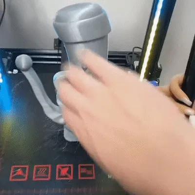 ezgif-2-e364c67e1b.gif Sword of the Attack of the Titans